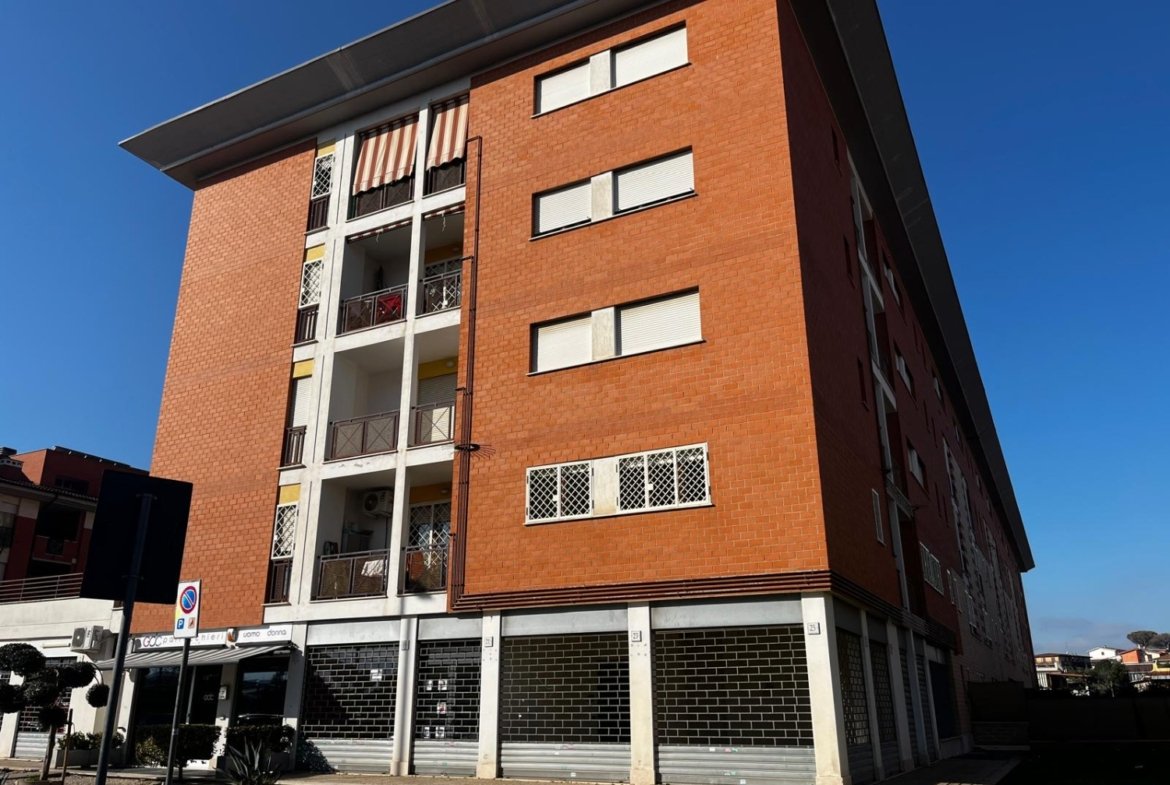 Finocchio – Negozio 1 locali € 45.000 NT101