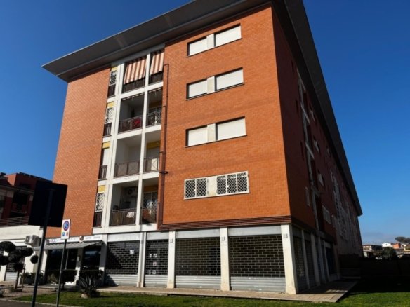 Finocchio – Negozio 1 locali € 45.000 NT101