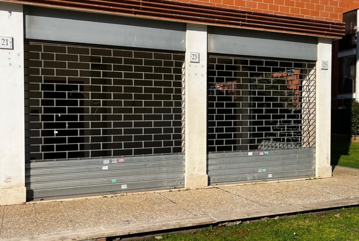 Finocchio – Negozio 1 locali € 45.000 NT101
