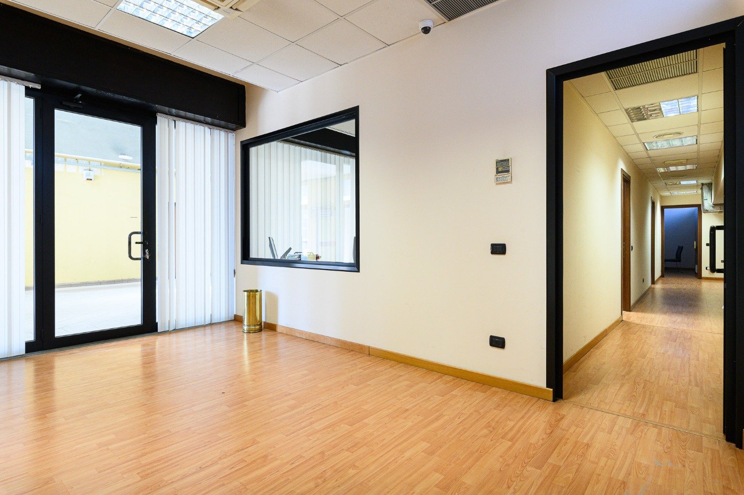 Spinaceto – NEGOZIO / UFFICIO € 115000 XT402
