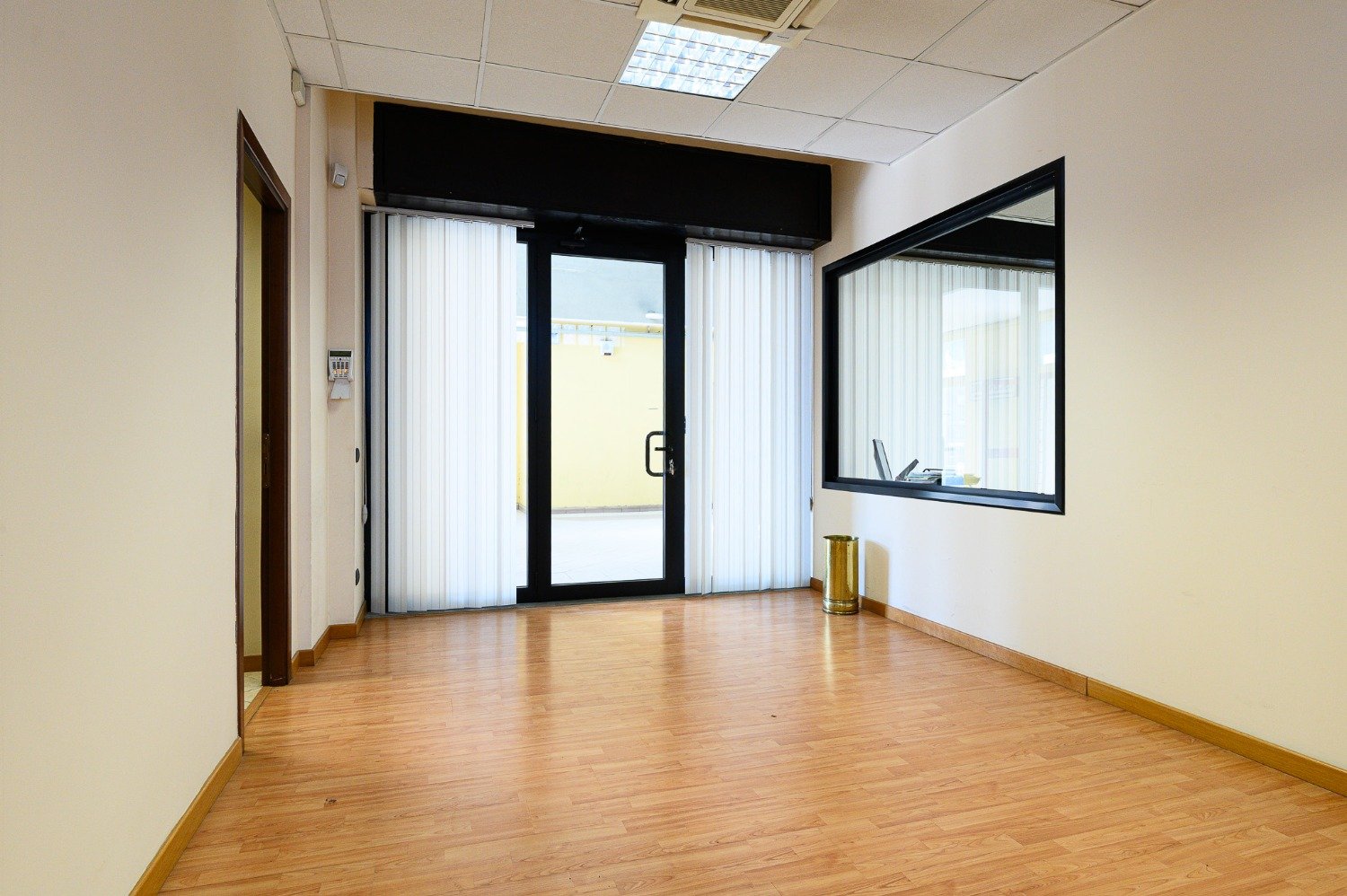 Spinaceto – NEGOZIO / UFFICIO € 115000 XT402