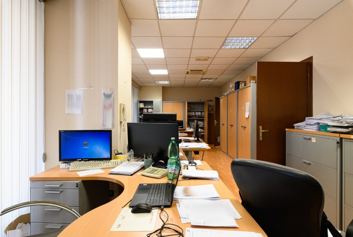 Spinaceto – NEGOZIO / UFFICIO € 115000 XT402