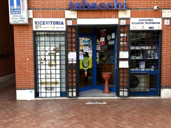 Largo Quaroni – LICENZA TABACCHERIA – € 259.000