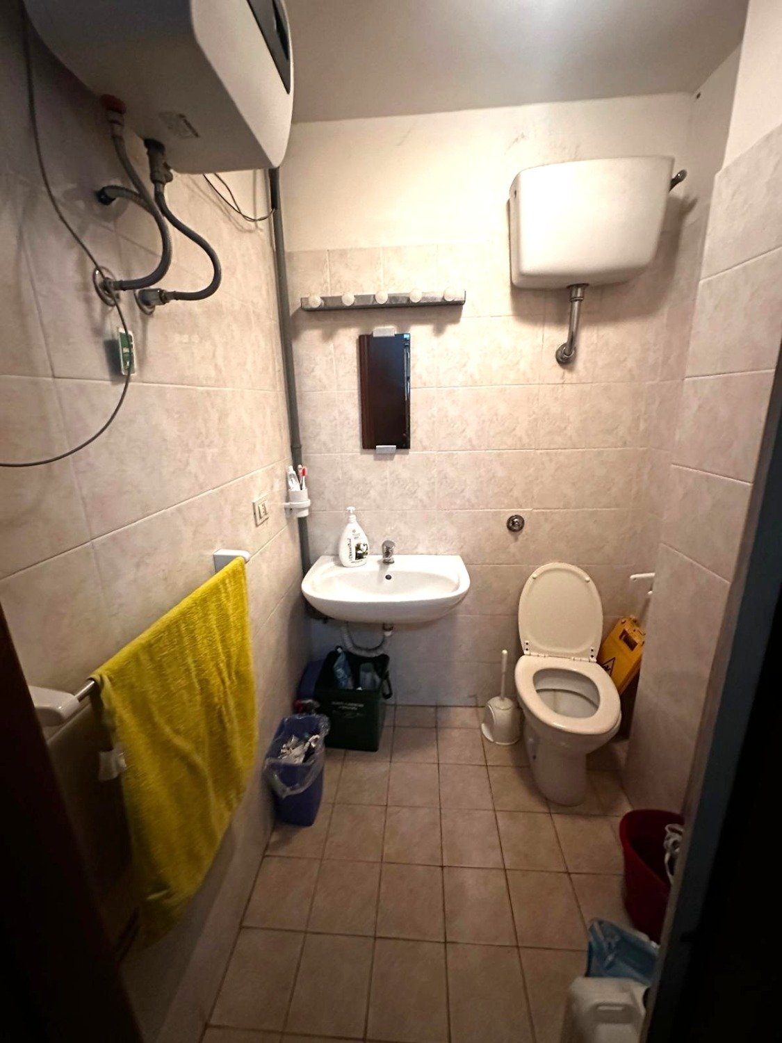 Largo Quaroni – LICENZA TABACCHERIA – € 259.000
