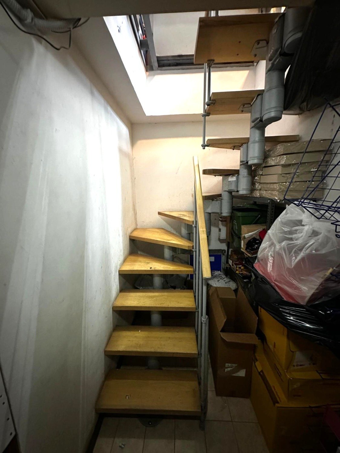 Largo Quaroni – LICENZA TABACCHERIA – € 259.000