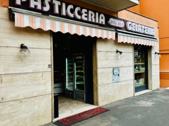 Viale Alessandrino – ATTIVITA’ STORICA -50.000 € XT306