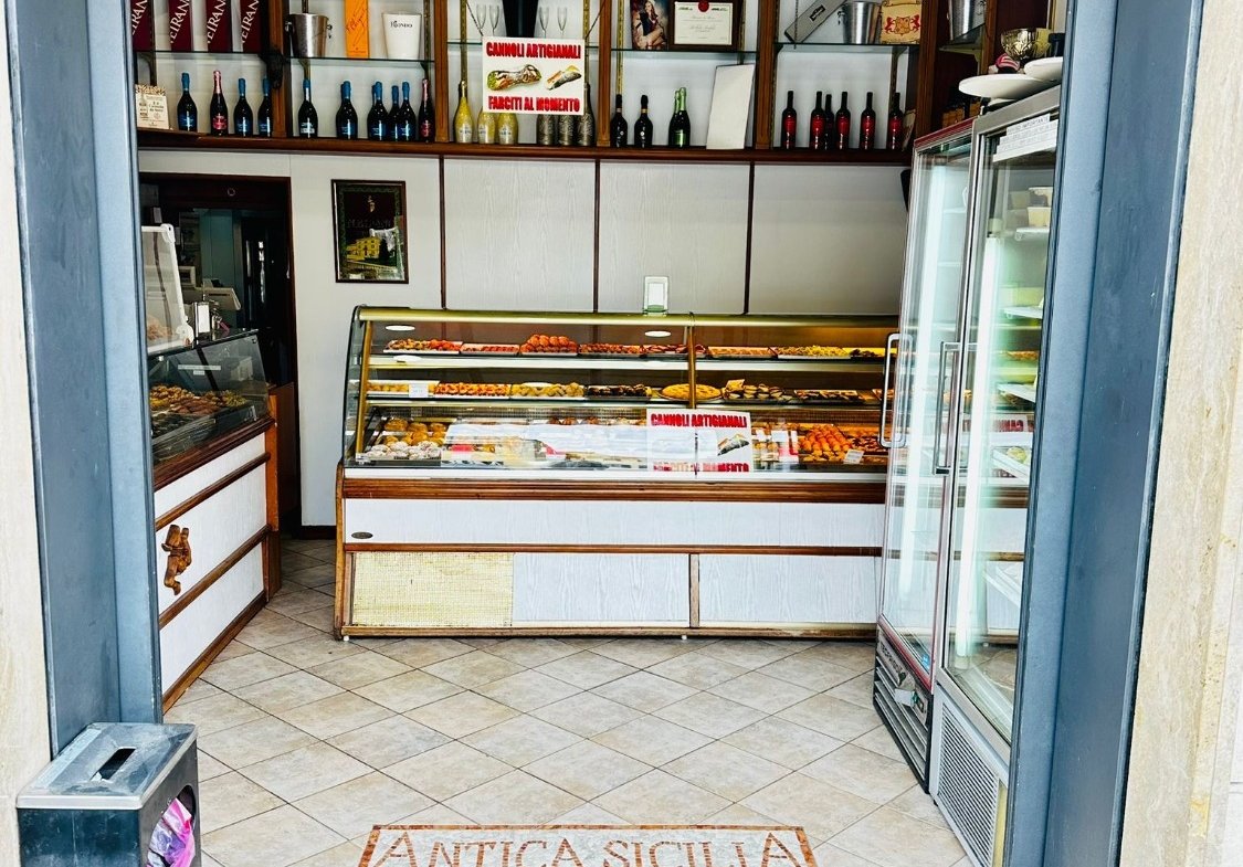 Viale Alessandrino – ATTIVITA’ STORICA -50.000 € XT306