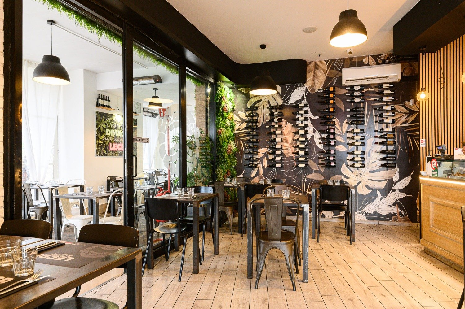 113-2679558-1 RISTORANTE AVVIATO – € 80.000 XT302