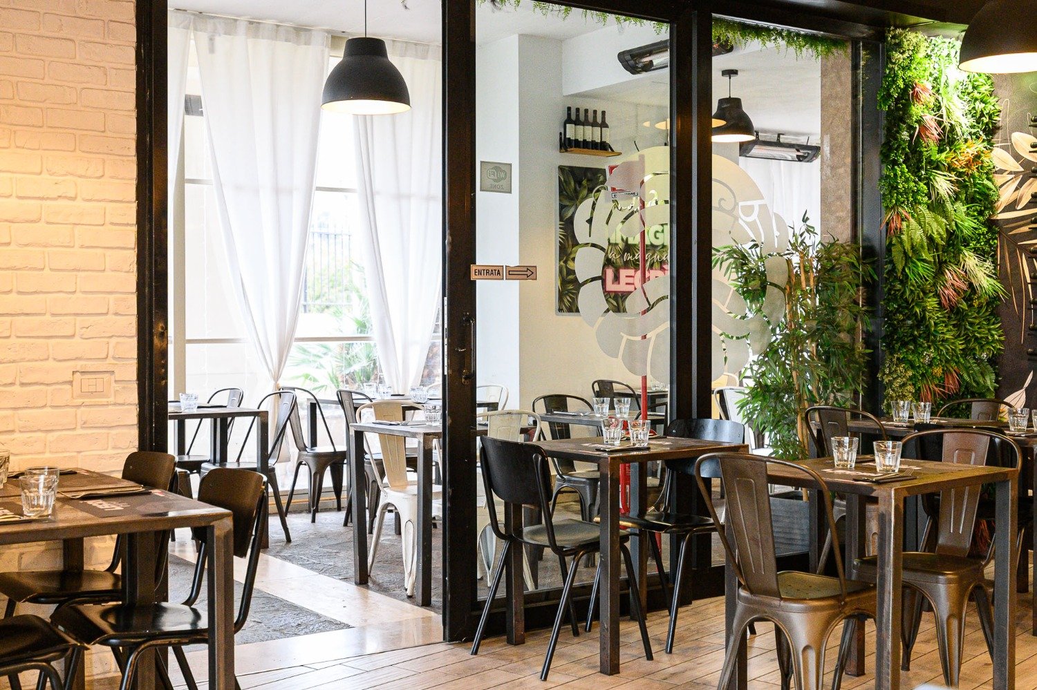 113-2679562-1 RISTORANTE AVVIATO – € 80.000 XT302