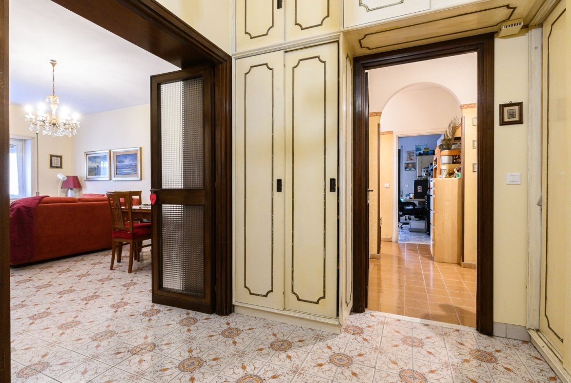 MONTAGNOLA – 7 locali € 555000 T704