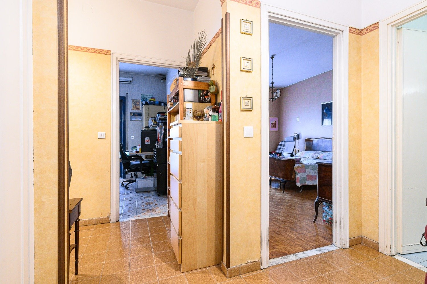113-2760826 MONTAGNOLA – 7 locali € 555000 T704