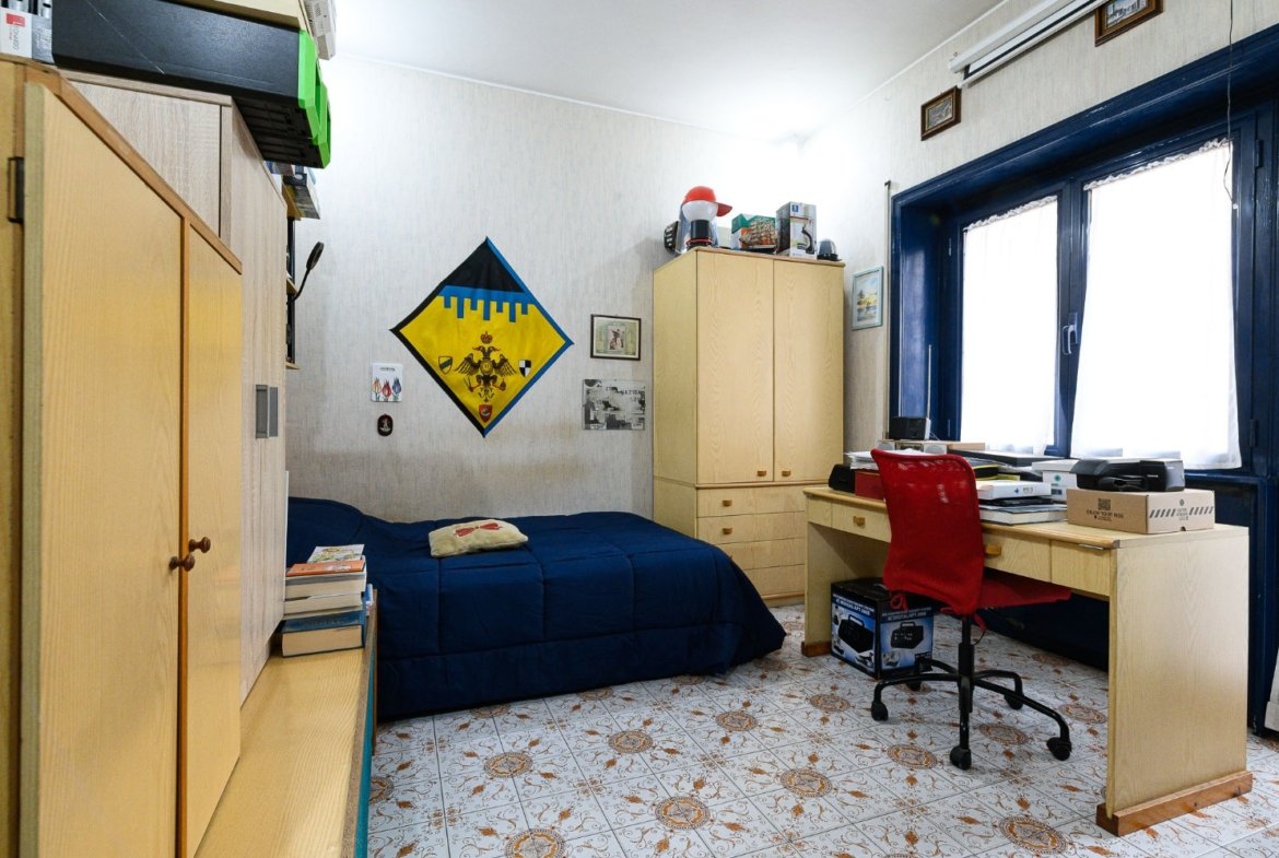 MONTAGNOLA – 7 locali € 555000 T704