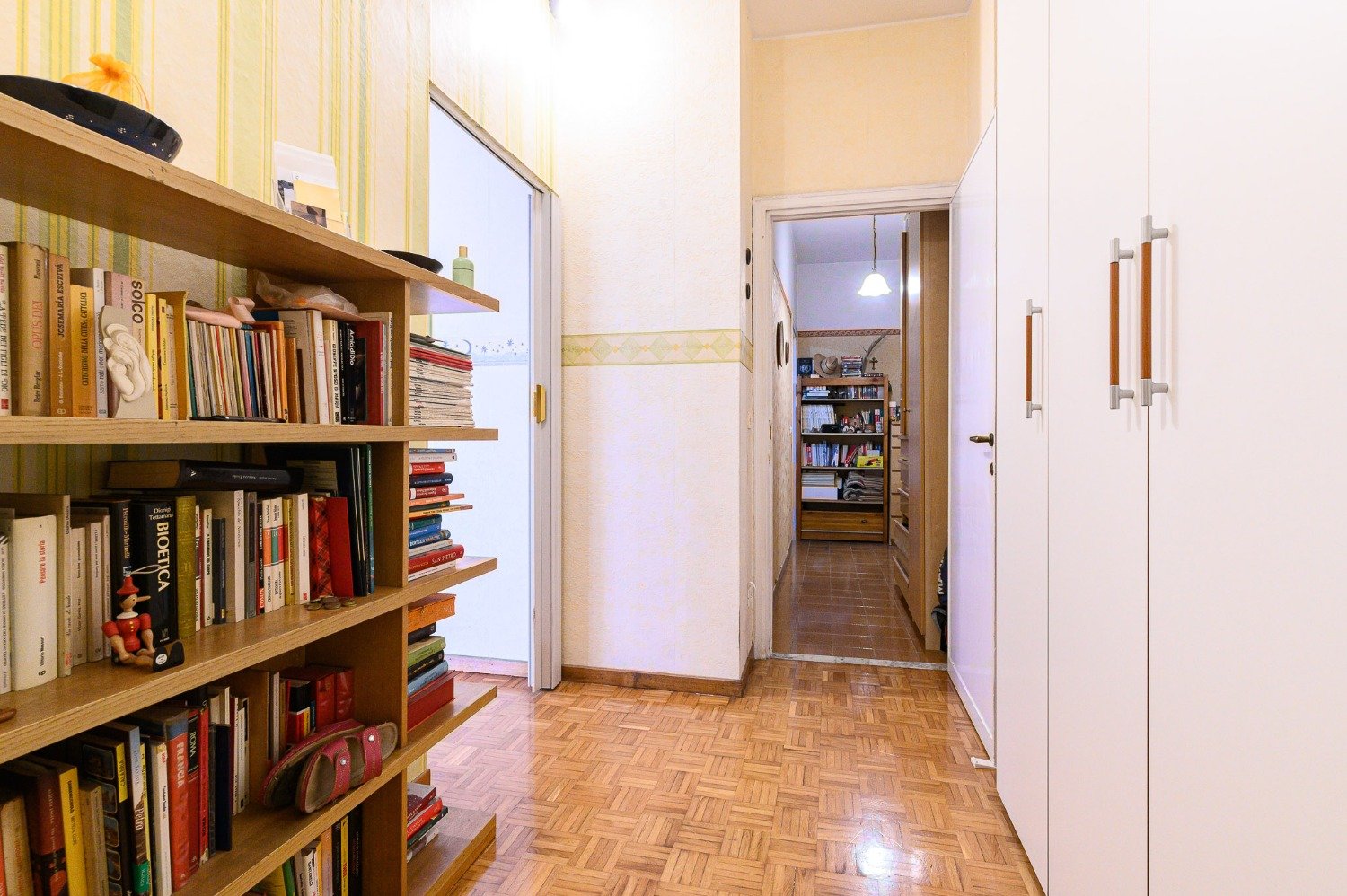 113-2760832 MONTAGNOLA – 7 locali € 555000 T704