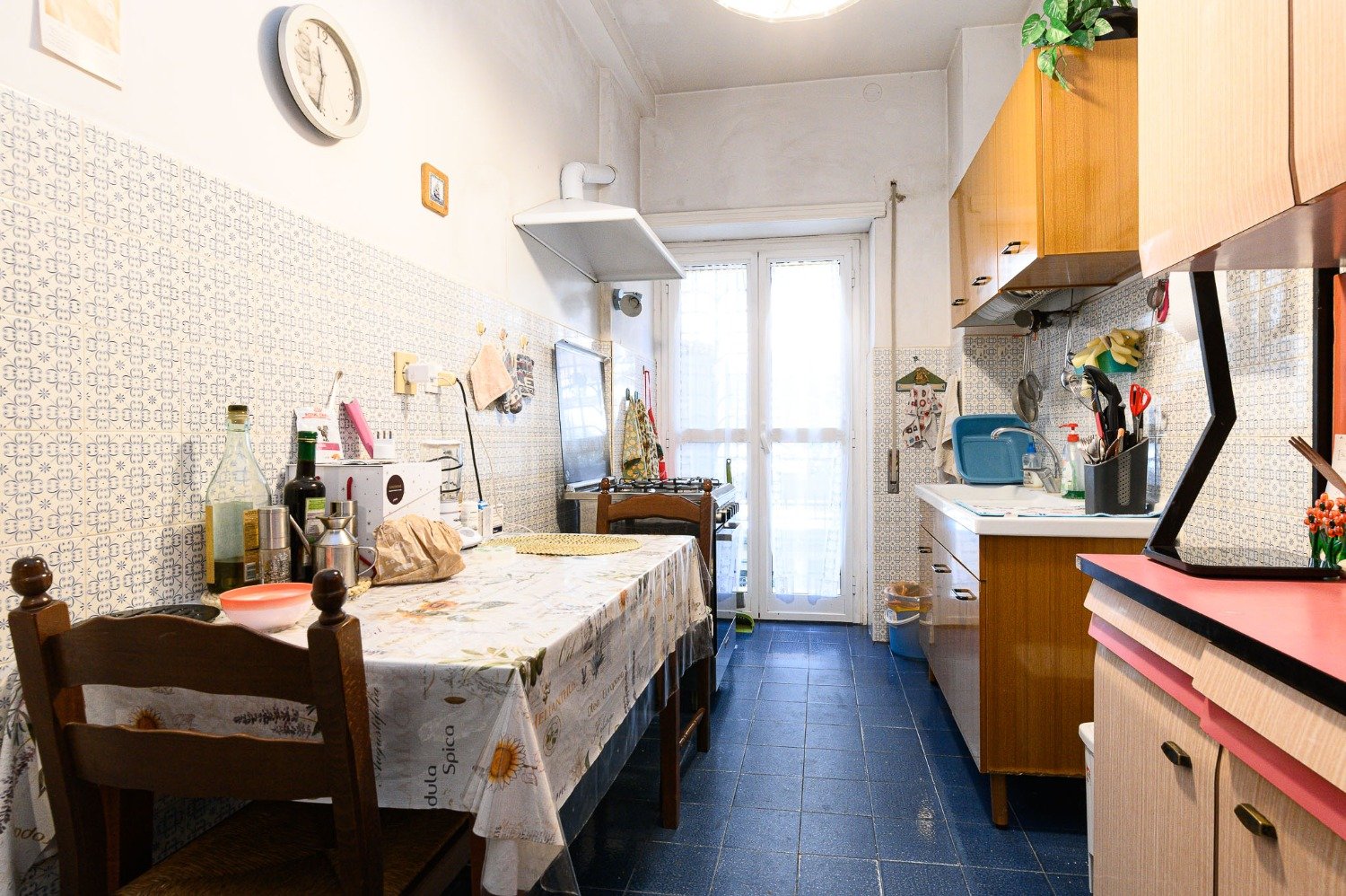 113-2760838 MONTAGNOLA – 7 locali € 555000 T704