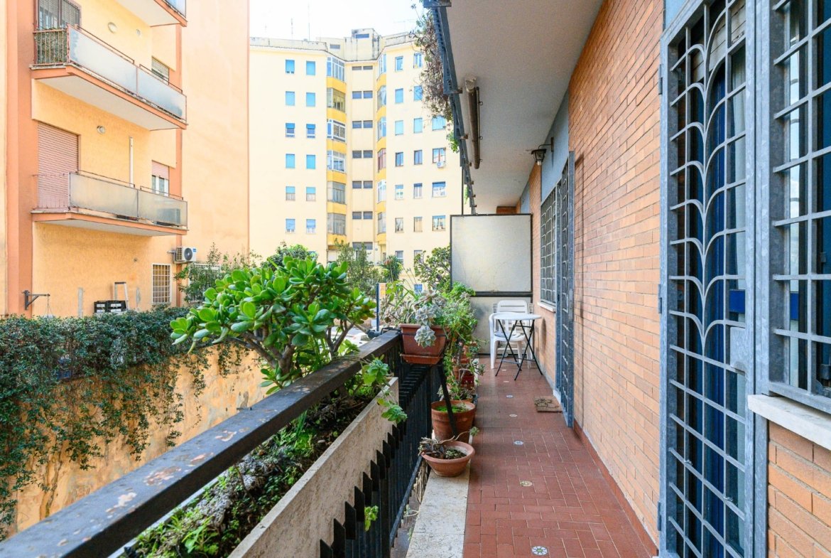 MONTAGNOLA – 7 locali € 555000 T704
