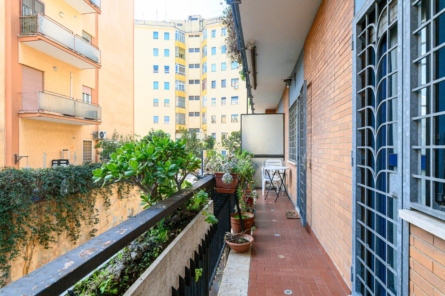 113-2760845 MONTAGNOLA – 7 locali € 555000 T704
