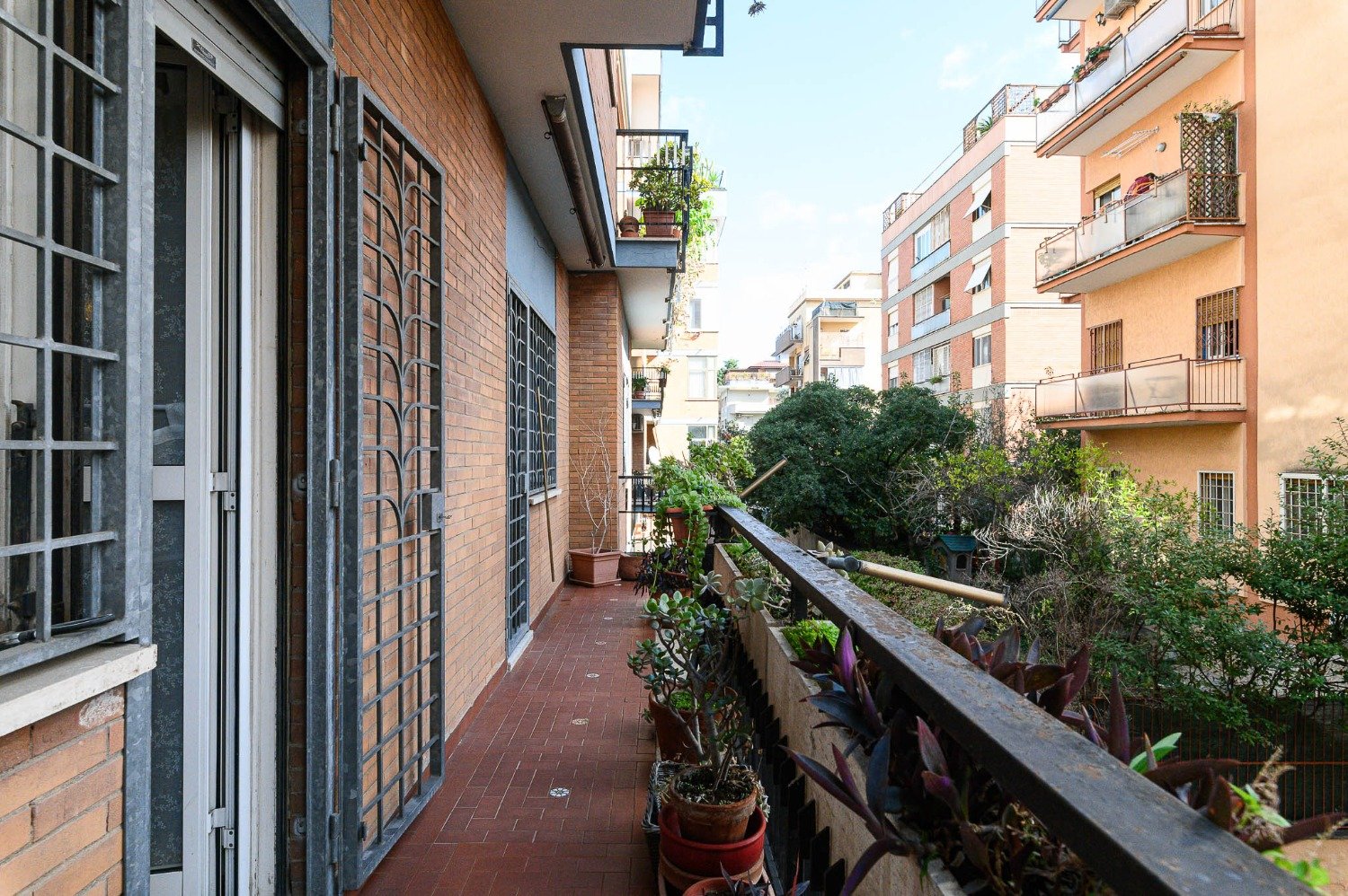 113-2760846 MONTAGNOLA – 7 locali € 555000 T704
