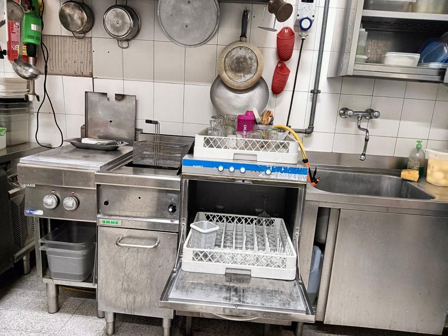 113-2792973-1 COPPEDE’ – ATTIVITA’ DI PIZZERIA – €149.000 – XT305