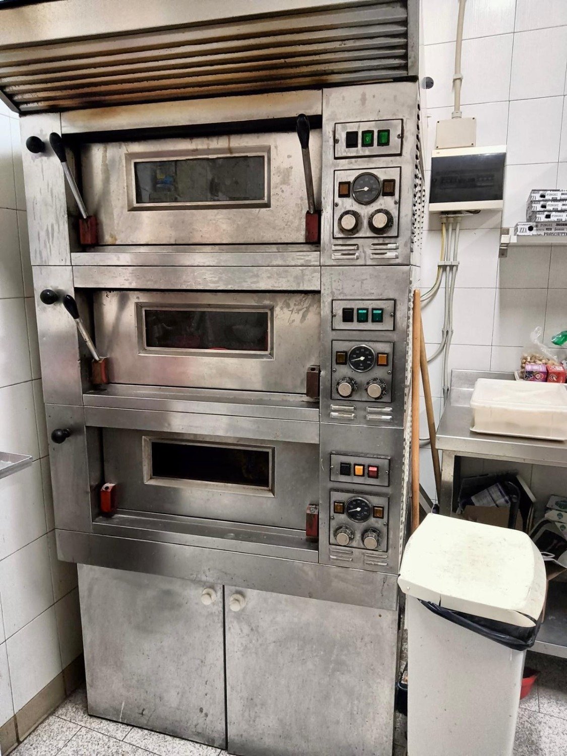 113-2792976-1 COPPEDE’ – ATTIVITA’ DI PIZZERIA – €149.000 – XT305