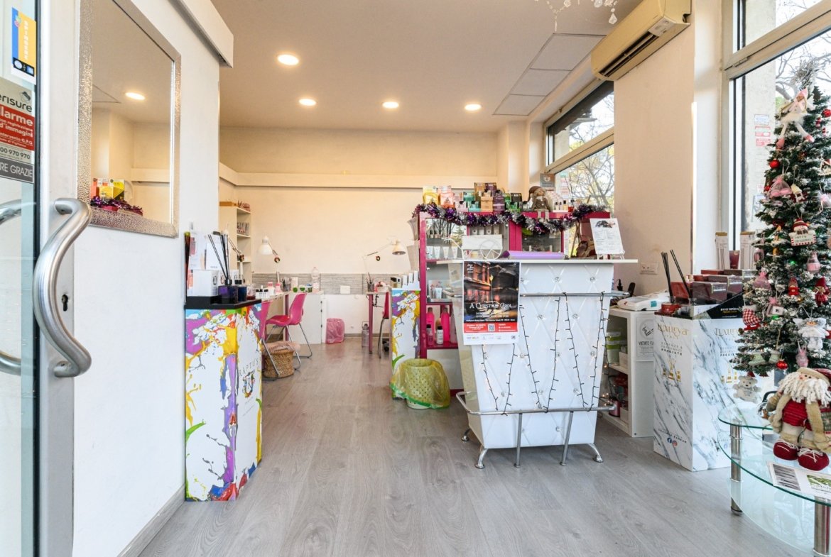 Marconi – Negozio 2 locali € 139000 NA201
