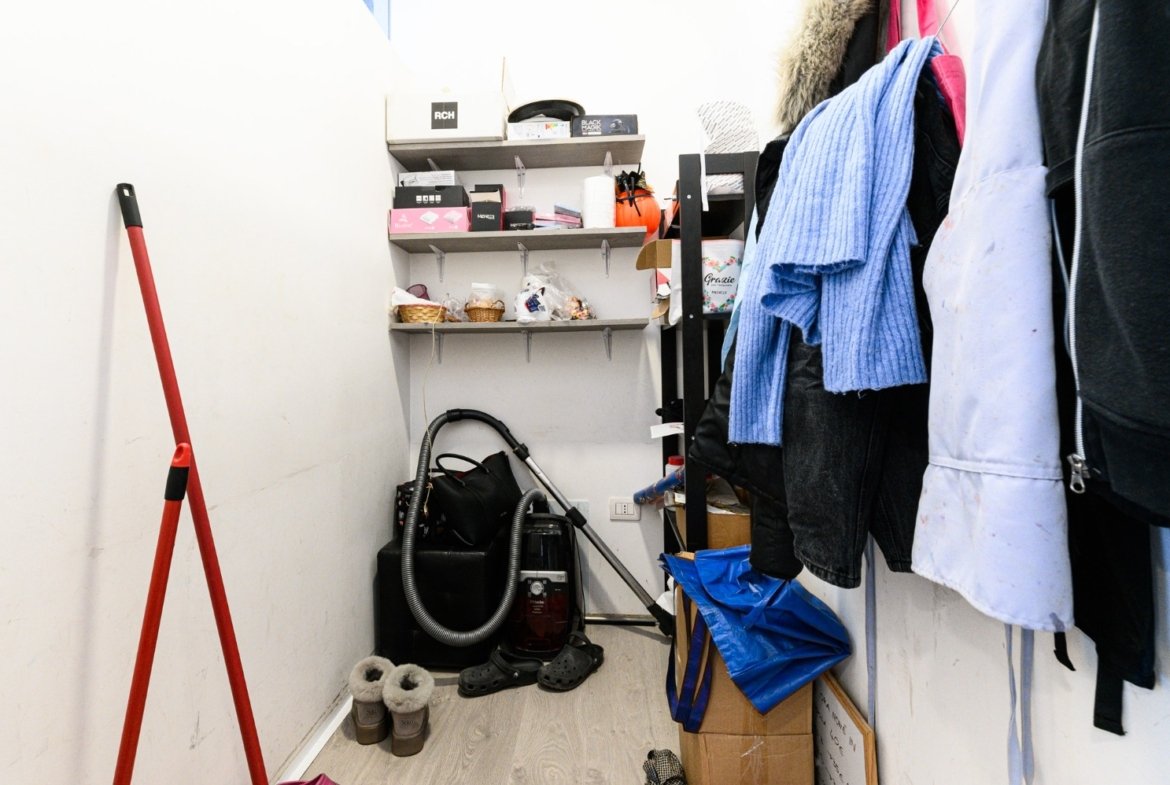 Marconi – Negozio 2 locali € 139000 NA201