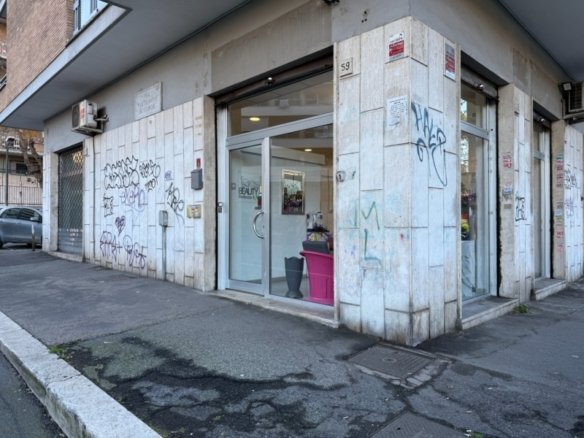Marconi – Negozio 2 locali € 139000 NA201