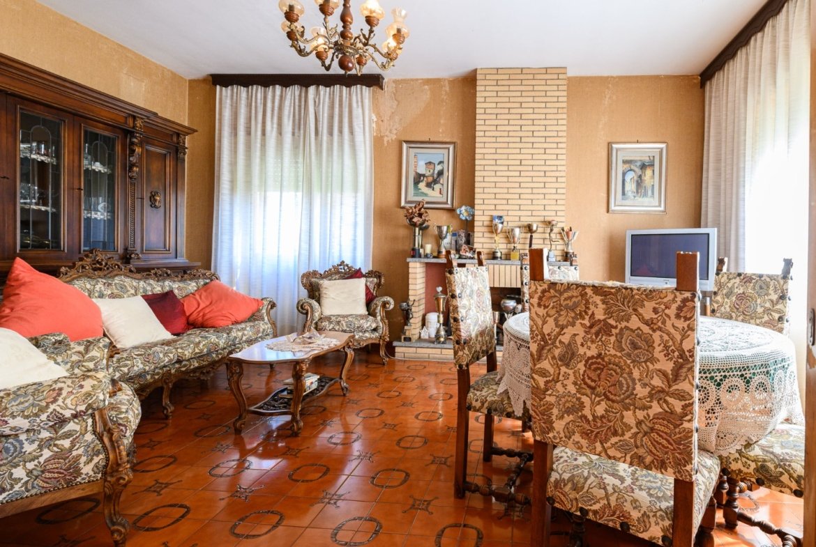 Acilia – AMPIA VILLA € 335000 T801