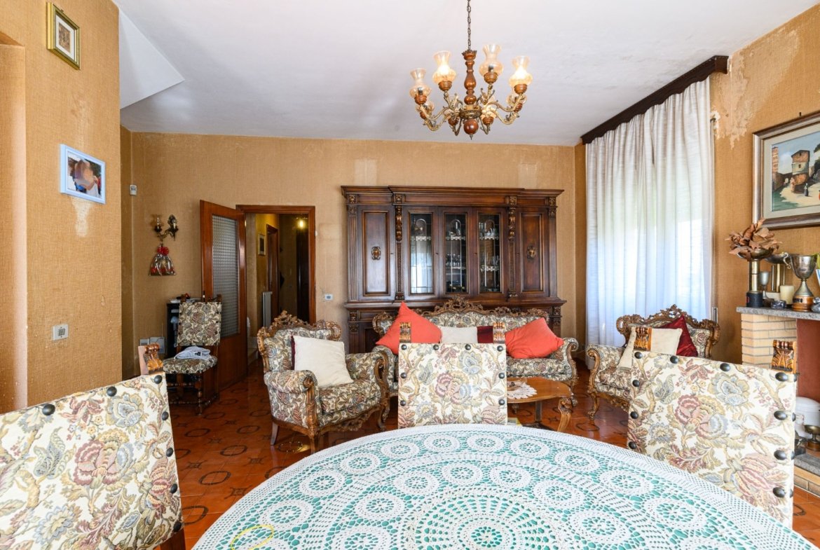 Acilia – AMPIA VILLA € 335000 T801