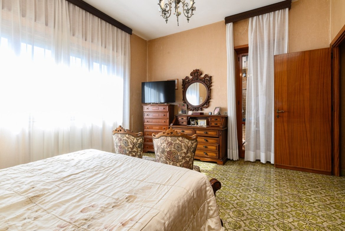 Acilia – AMPIA VILLA € 335000 T801