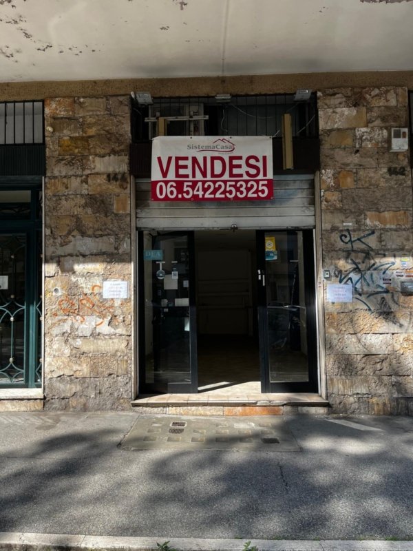 113-2848479 San Paolo ad. Metro – Negozio € 1.250 NA302