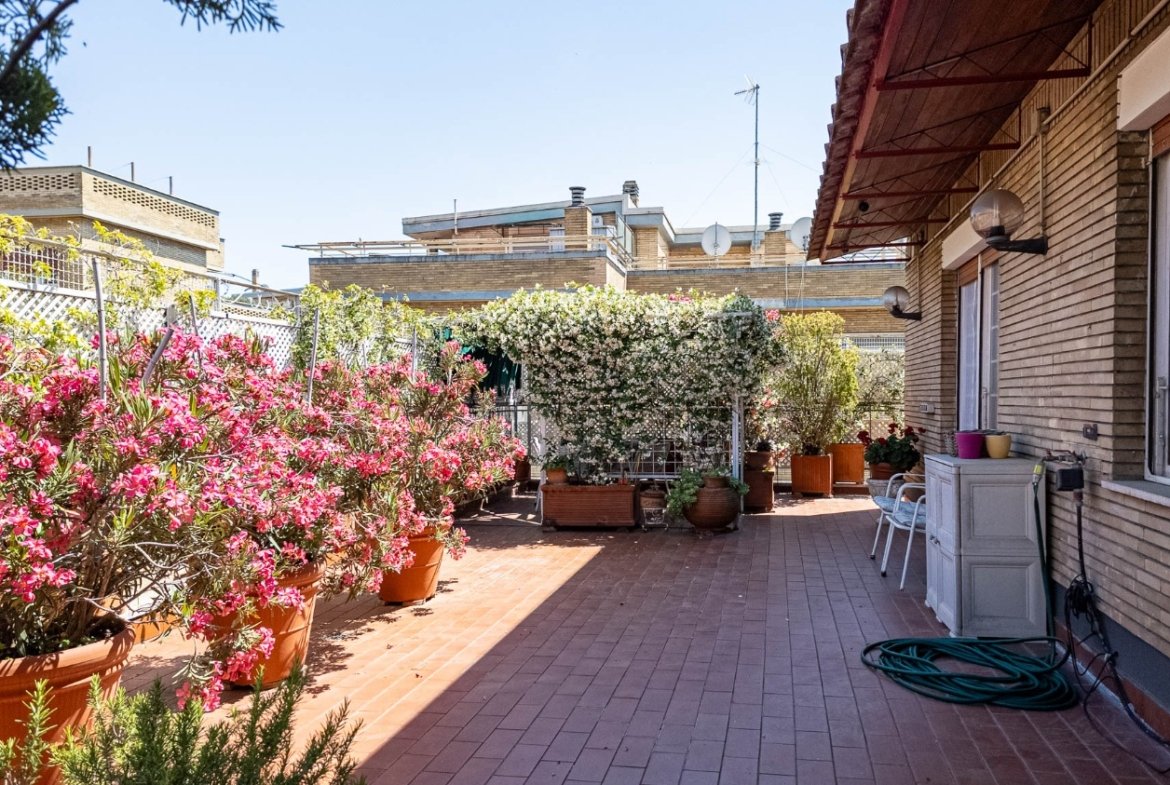 ATTICO – Viale dei Colli Portuensi – € 719000 T606