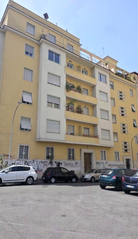 Ostiense Piramide – 4 locali € 539.000 T414