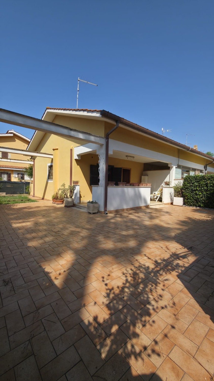 113-3015869-1 Ardea – 5 locali € 119000 T508