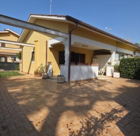 Ardea – 5 locali € 119000 T508