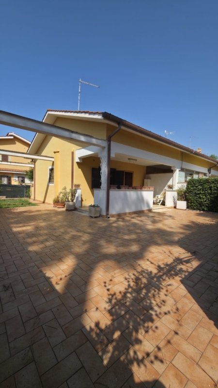 Ardea – 5 locali € 119000 T508