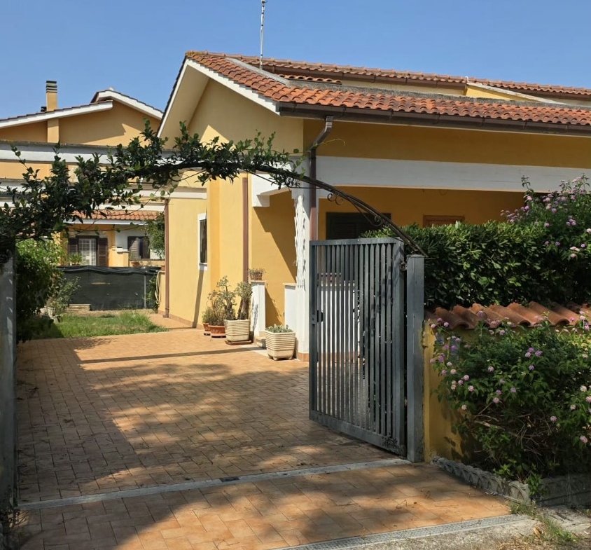 Ardea – 5 locali € 119000 T508