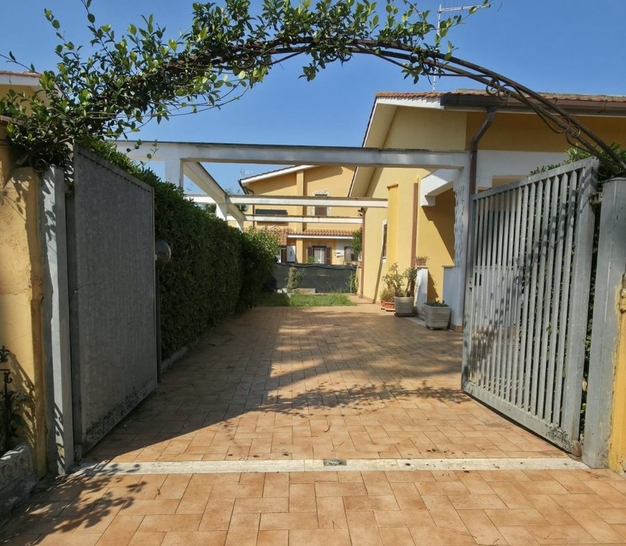 Ardea – 5 locali € 119000 T508