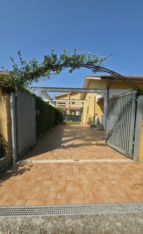 Ardea – 5 locali € 119000 T508