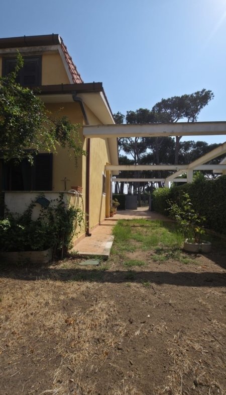 Ardea – 5 locali € 119000 T508