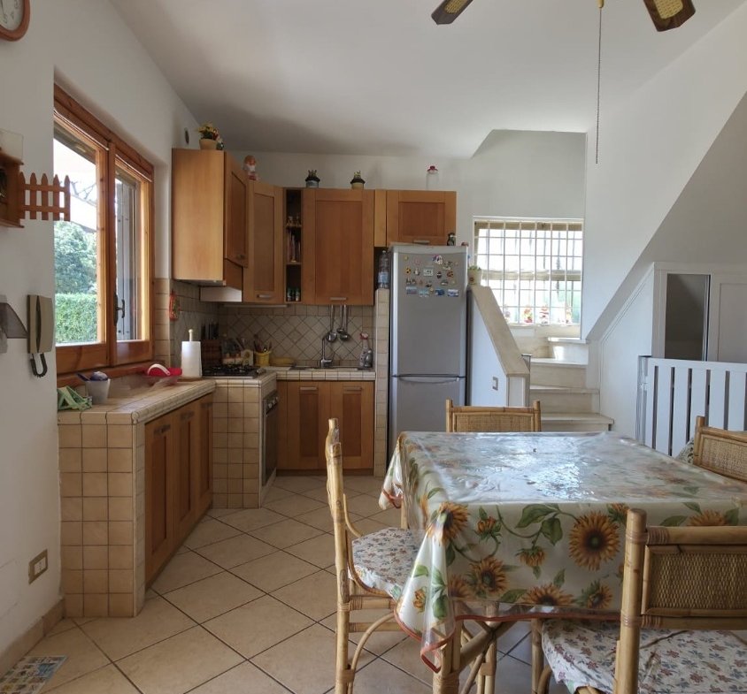 Ardea – 5 locali € 119000 T508