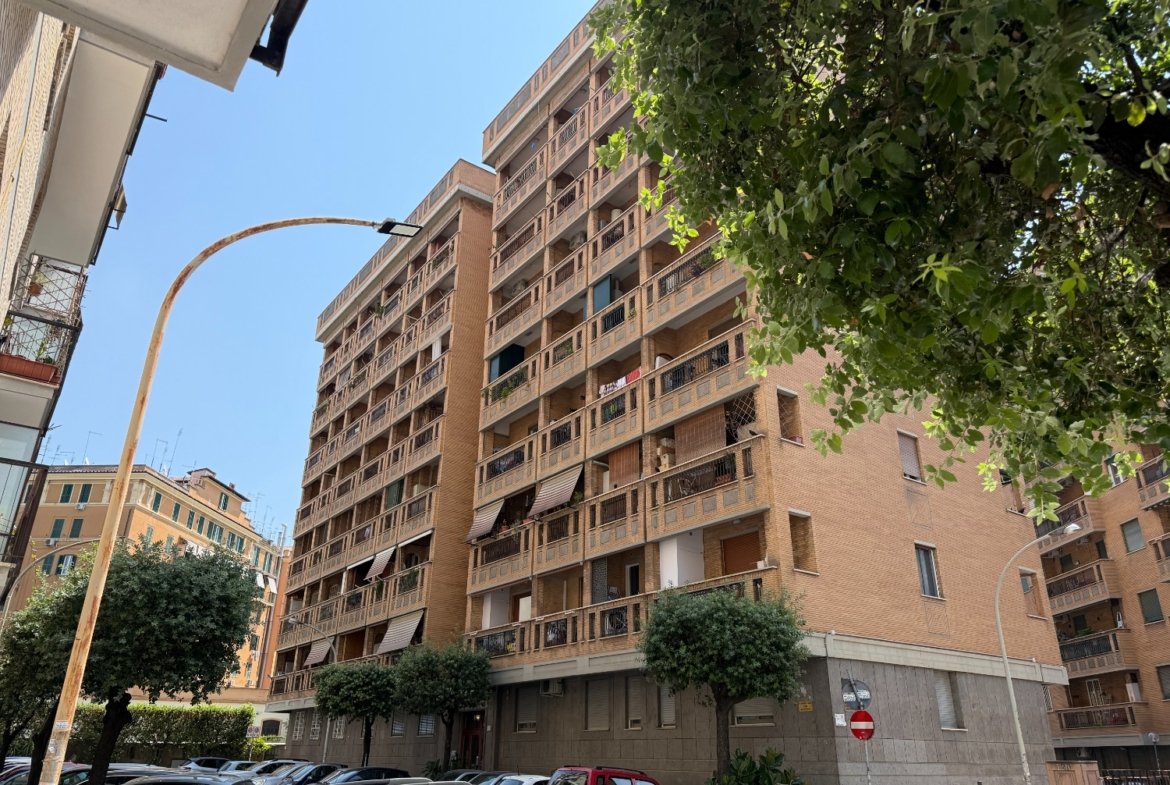 C.ne Ostiense ad. Air Terminal – 4 locali € 489000