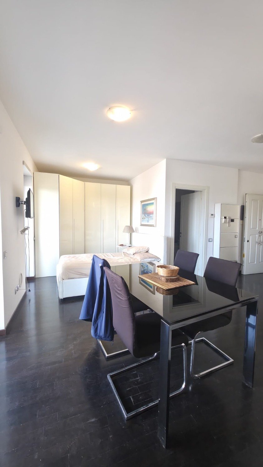 113-3049335-1 FONTE LAURENTINA – 1 locali € 159.000 T104