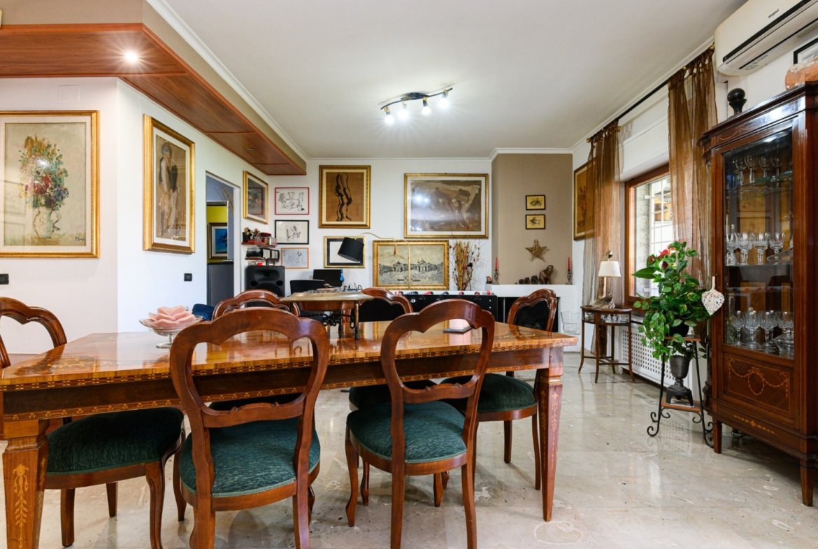 Eur Torrino SUD – 5 locali € 575000 T505