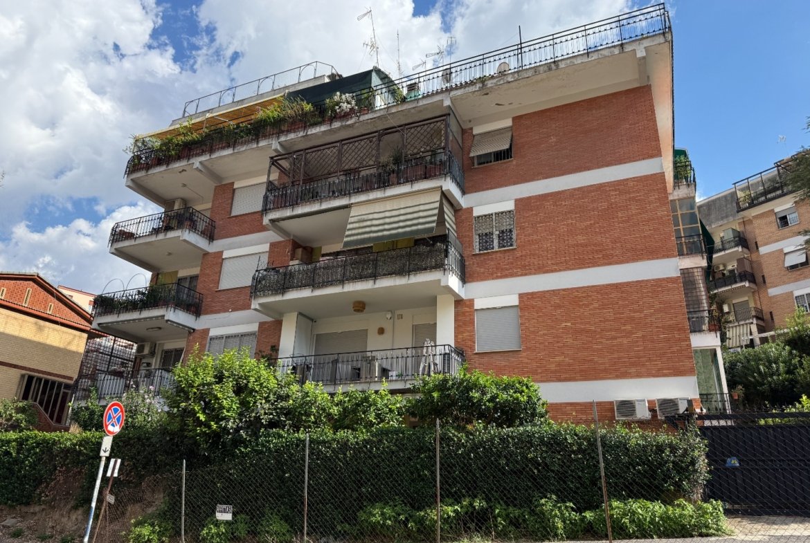 Battistini – Quadrilocale con GIARDINO – T403