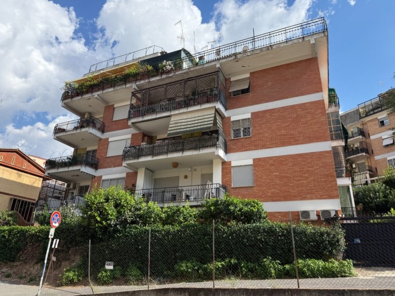 Battistini – Quadrilocale con GIARDINO – T403