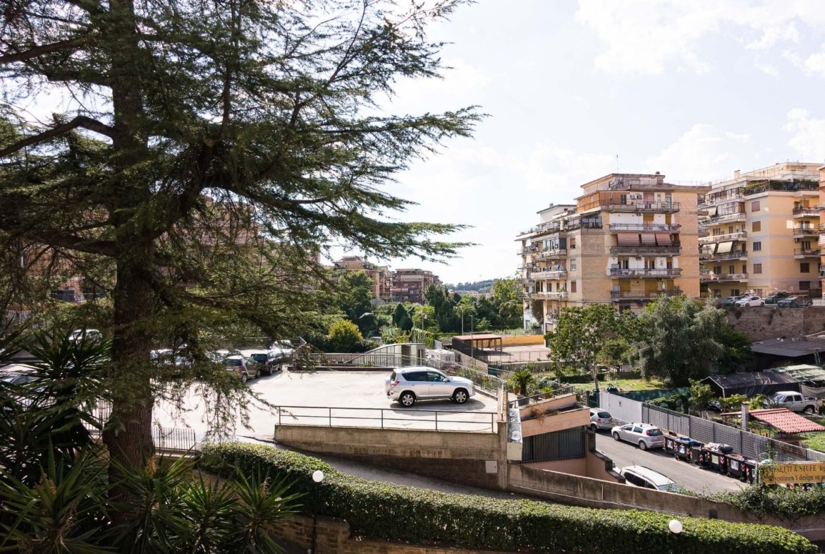 Battistini – Quadrilocale con GIARDINO – T403