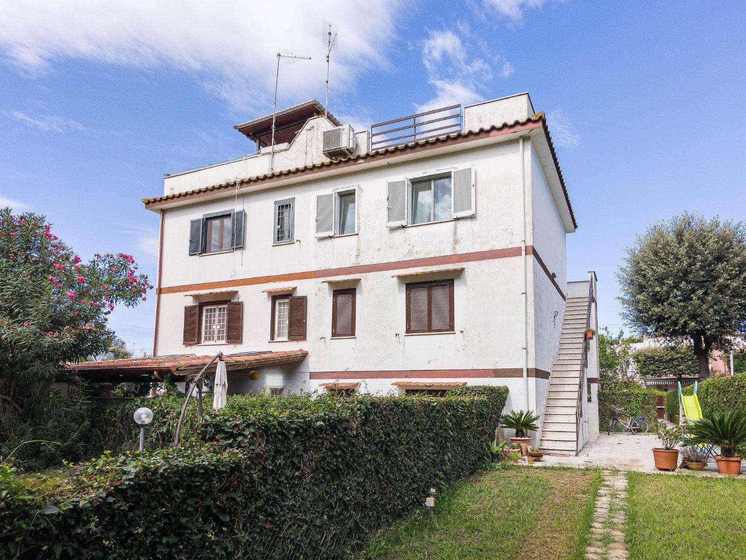 Fregene – TRILOCALE RISTRUTTURATO – € 319.000 – T302