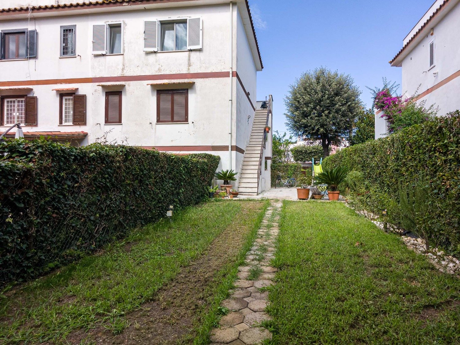 Fregene – TRILOCALE RISTRUTTURATO – € 319.000 – T302