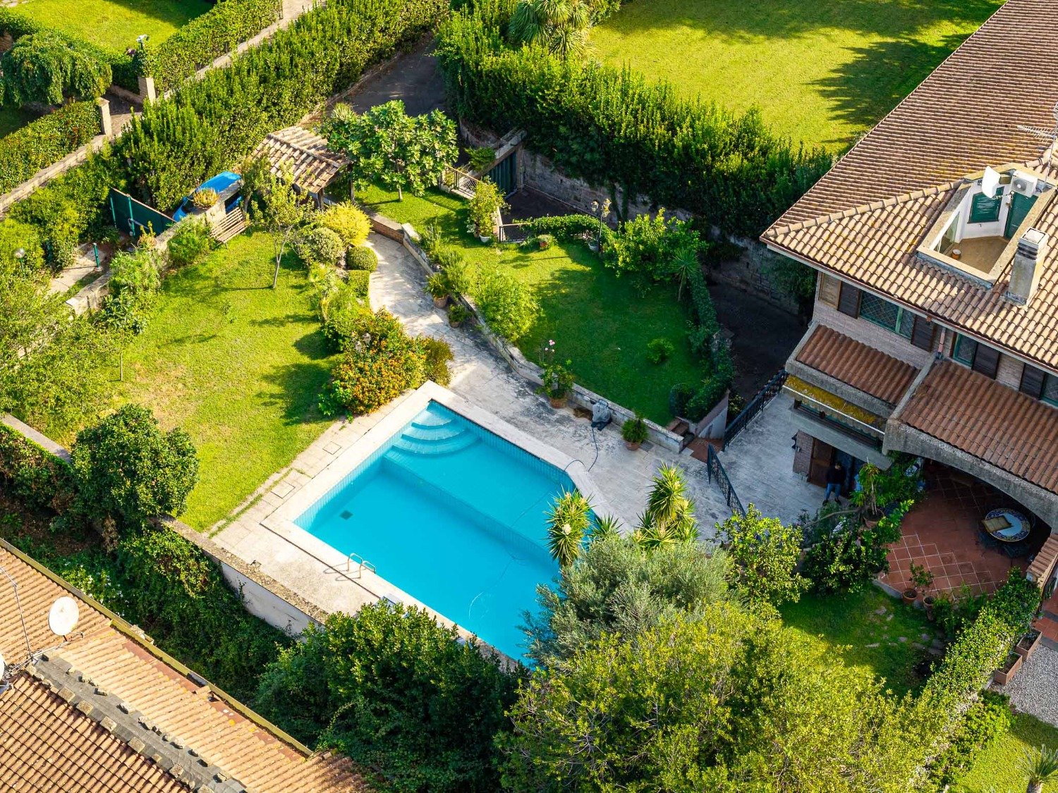 Eur Mostacciano – ESCLUSIVO – AMPIA METRATURA