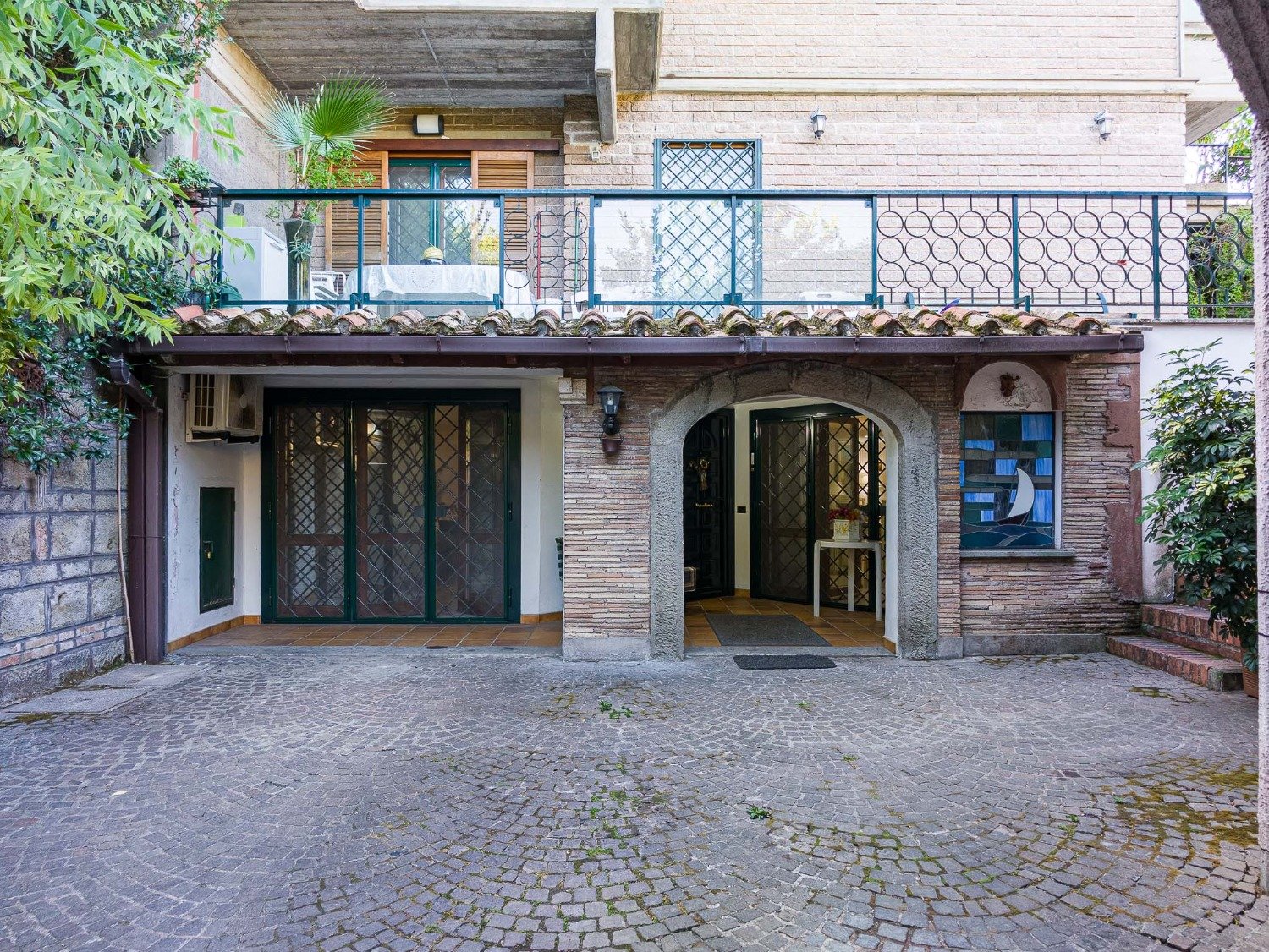 Eur Mostacciano – ESCLUSIVO – AMPIA METRATURA